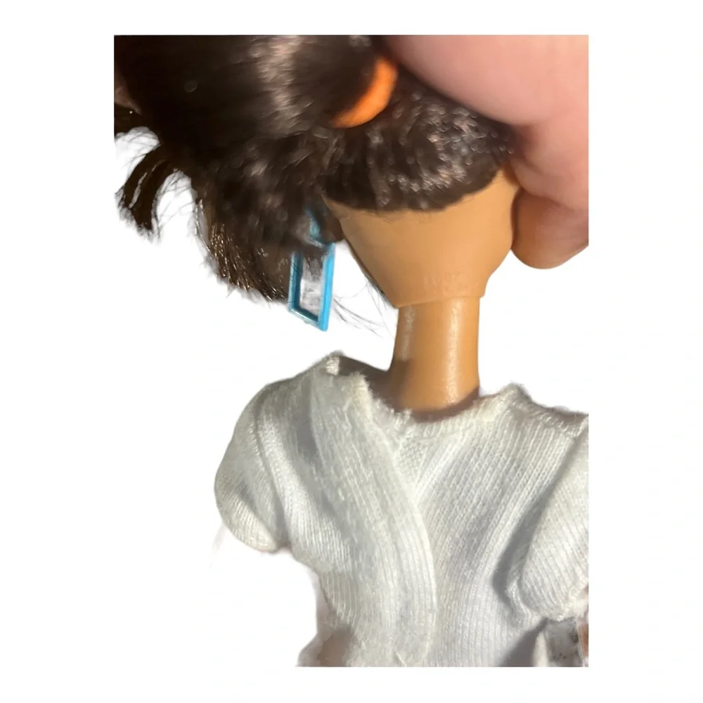 High‎ School Musical 3 Loungin Around Gabriella doll TT1-B2
